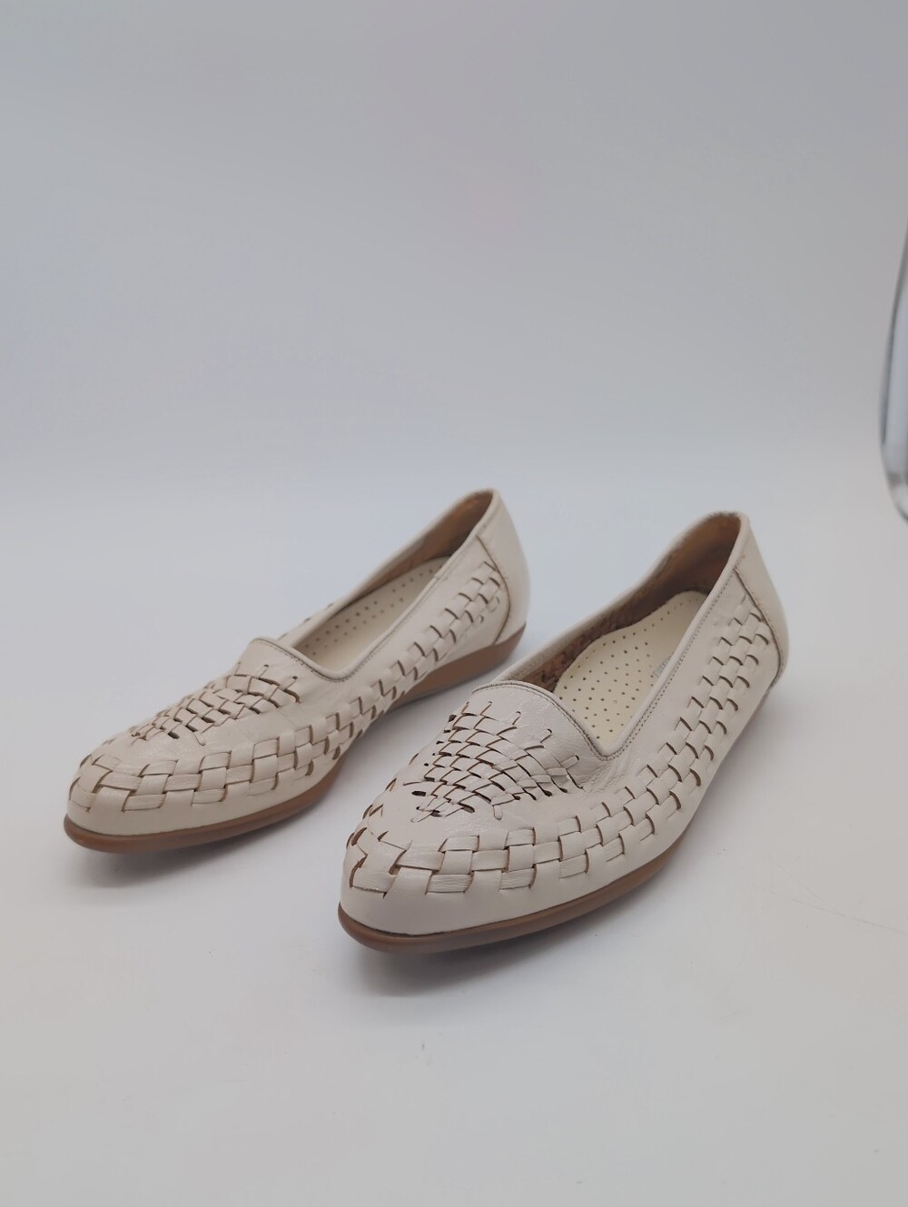 Soft Spots Women's Woven Leather Loafers - Off White Sz 6.5